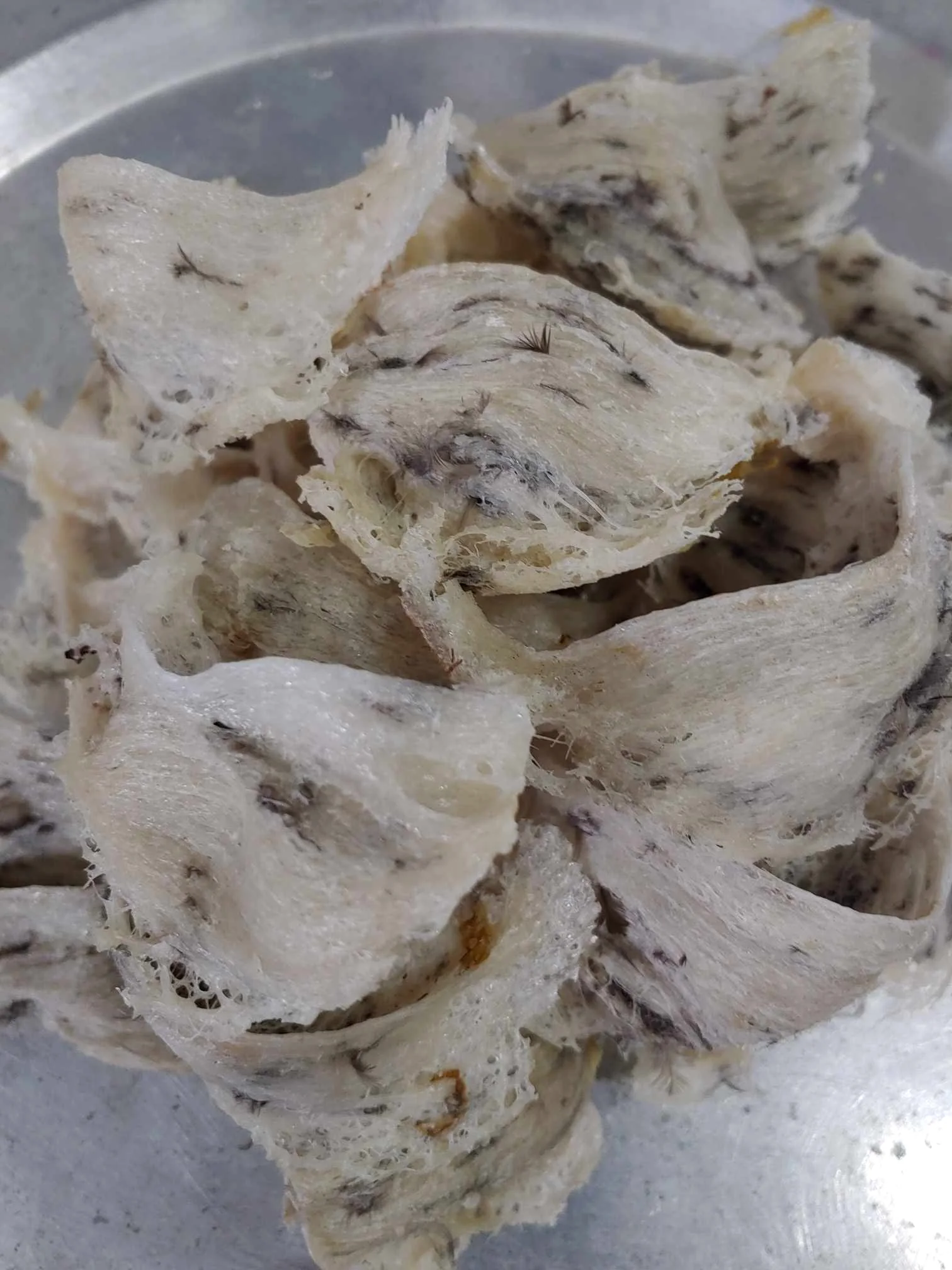 Yến thô và yến tinh chế